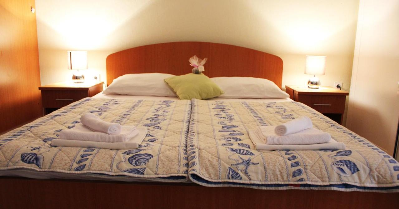 Guesthouse Podaca Bagian luar foto