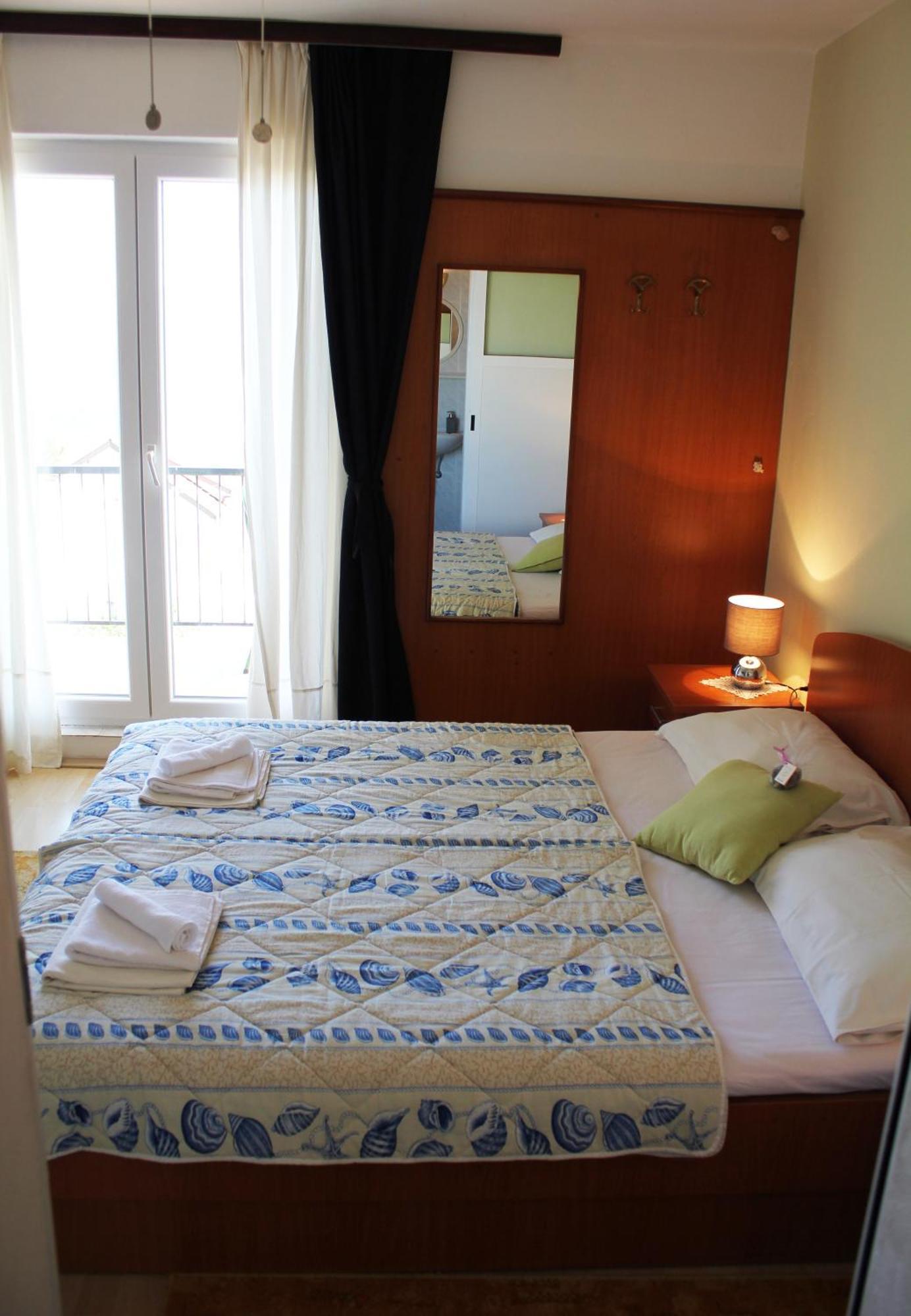 Guesthouse Podaca Bagian luar foto